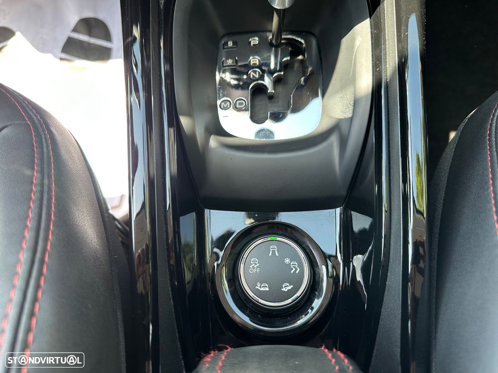 Peugeot 2008 1.2 PureTech GT Line EAT6 - 23