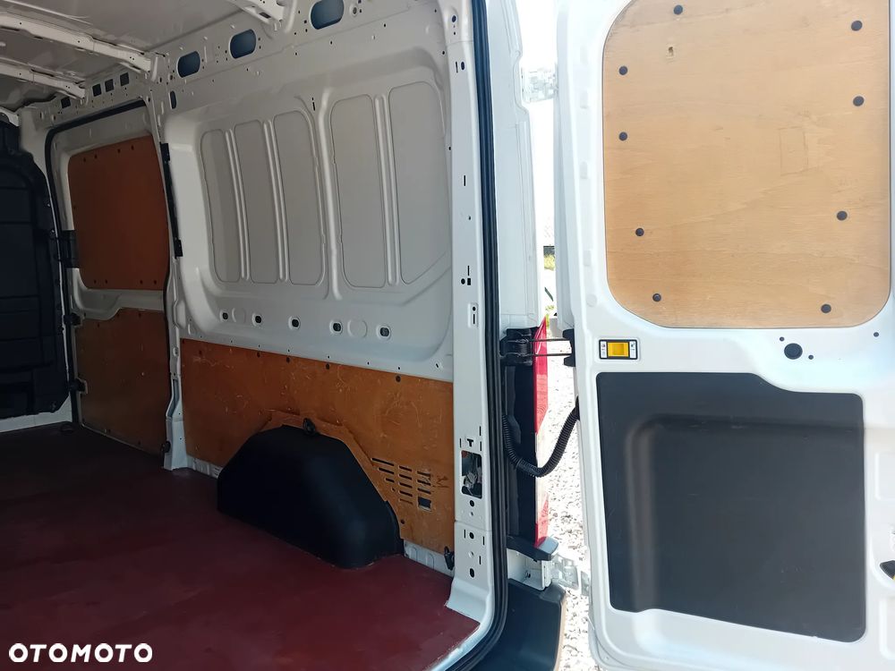 Ford Transit - 12