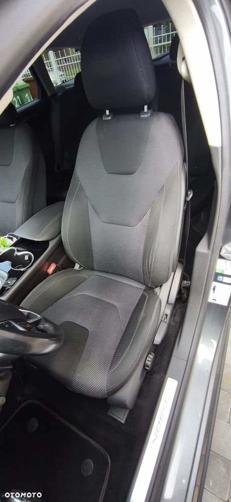 Ford Mondeo 2.0 TDCi Titanium PowerShift - 19