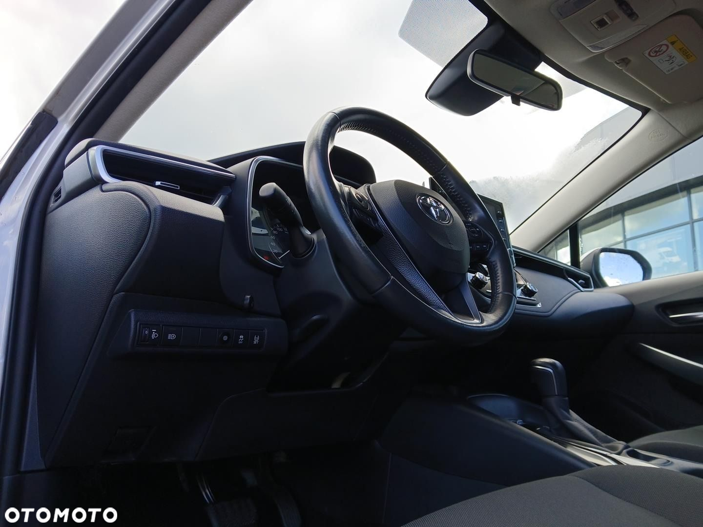 Toyota Corolla 1.8 Hybrid Comfort - 17