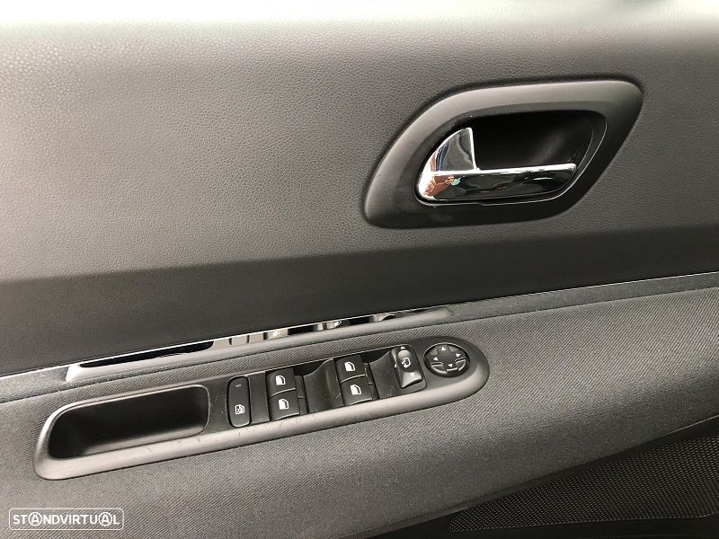 Peugeot 5008 1.6 BlueHDi Allure EAT6 - 10