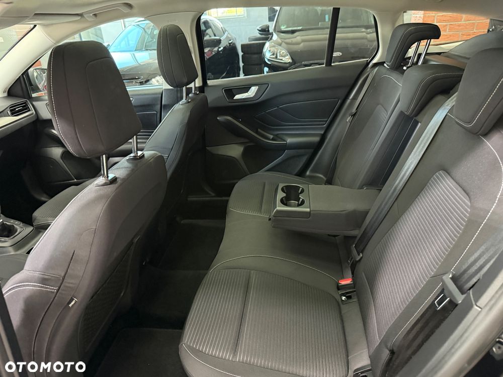 Ford Focus 2.0 EcoBlue STart-Stopp-System TITANIUM - 17