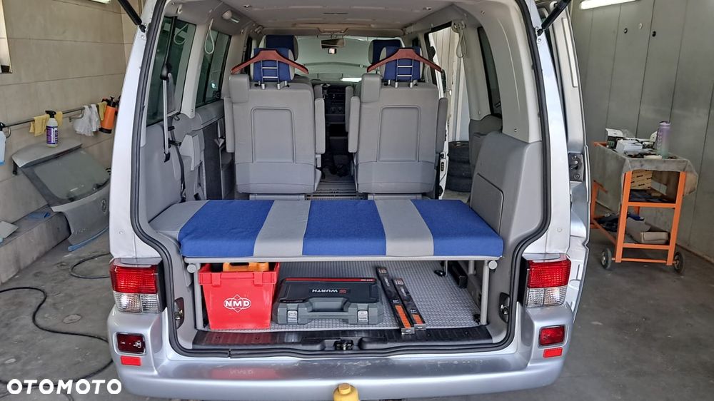 Volkswagen Multivan - 7