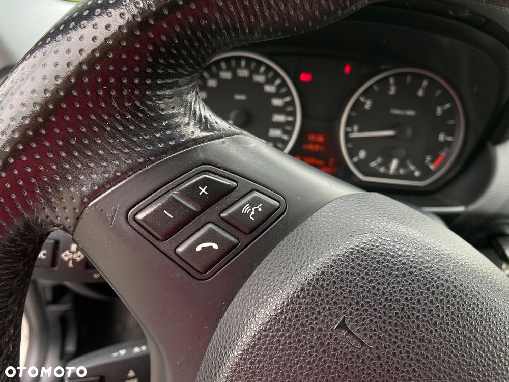 BMW Seria 1 - 25
