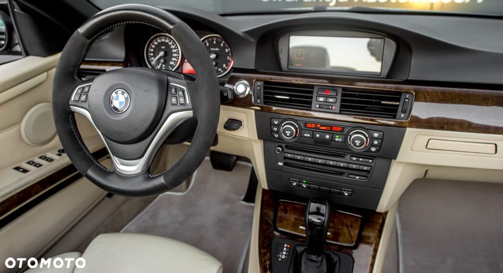 BMW Seria 3 325i - 22