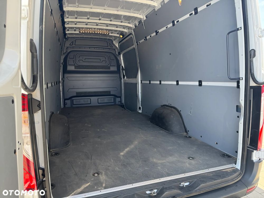 Mercedes-Benz eSprinter - 17