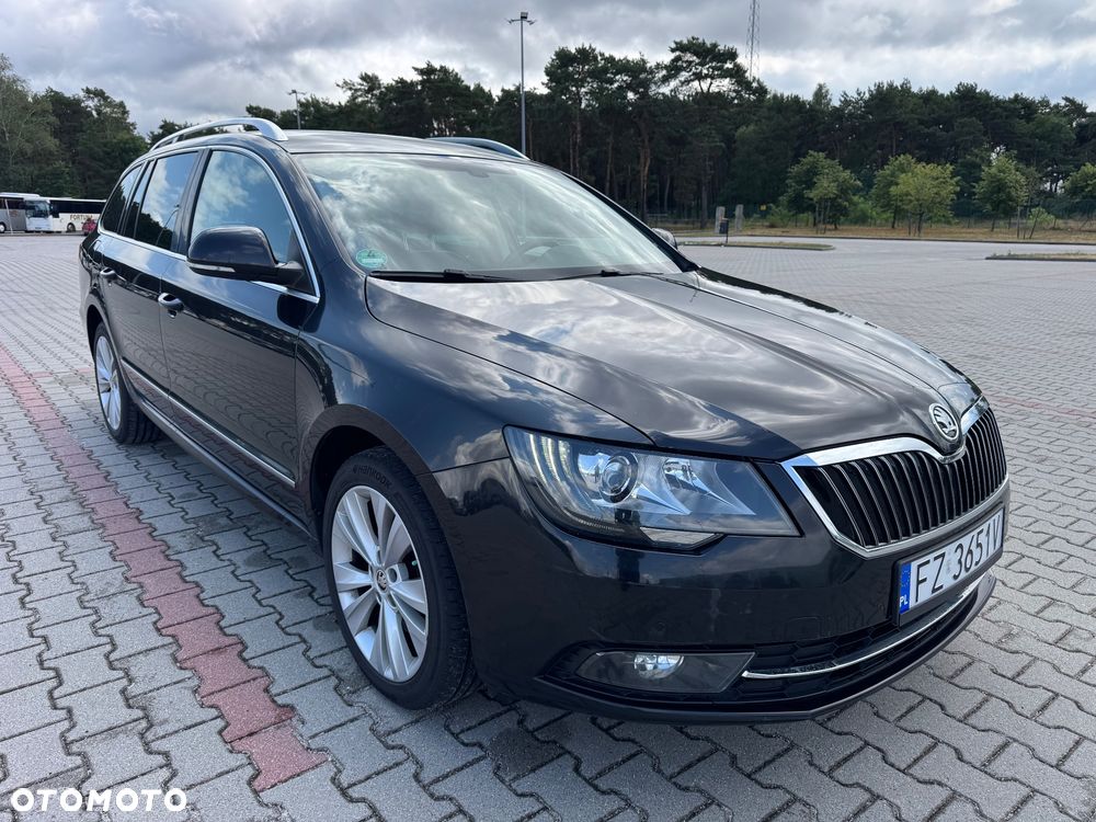 Skoda Superb 2.0 TDI Elegance DSG - 2