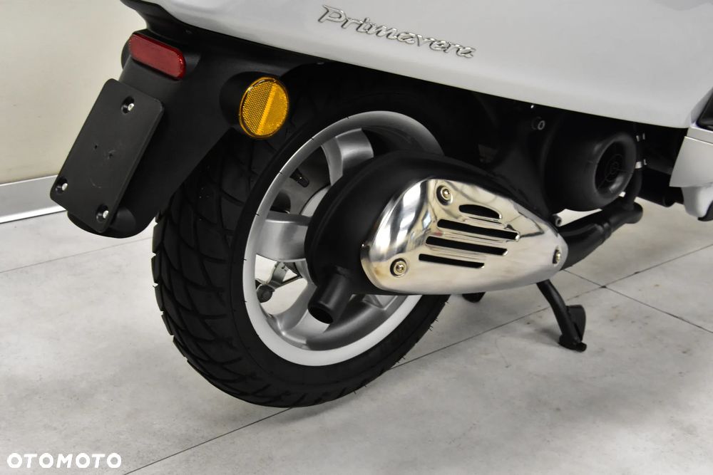 Vespa Primavera - 36