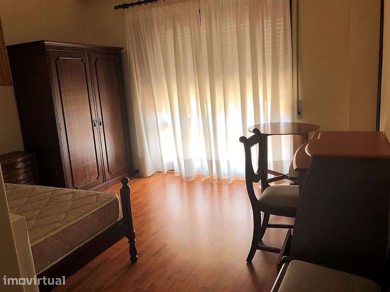 Quarto para rapaz estudante – Bairro da Gulbenkian - Grande imagem: 3/12