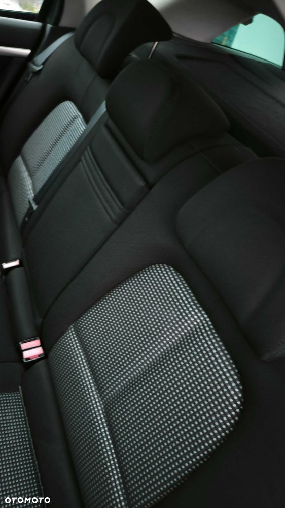 Peugeot 407 - 11