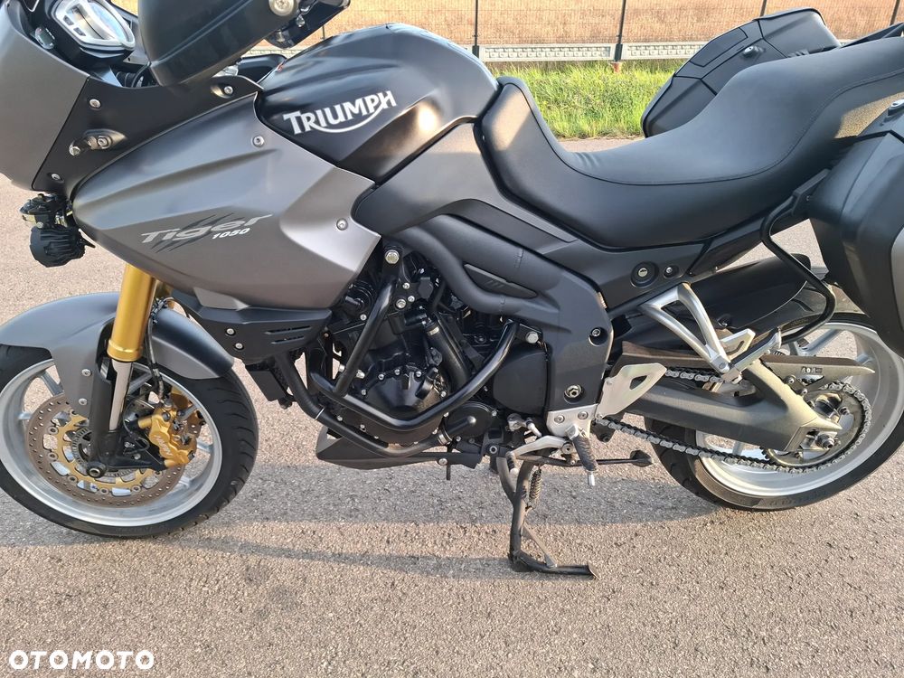 Triumph Tiger - 12