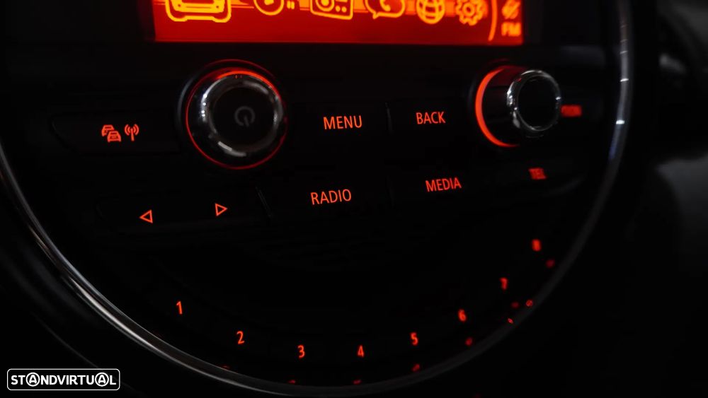 MINI 3 Portas Cooper D - 25