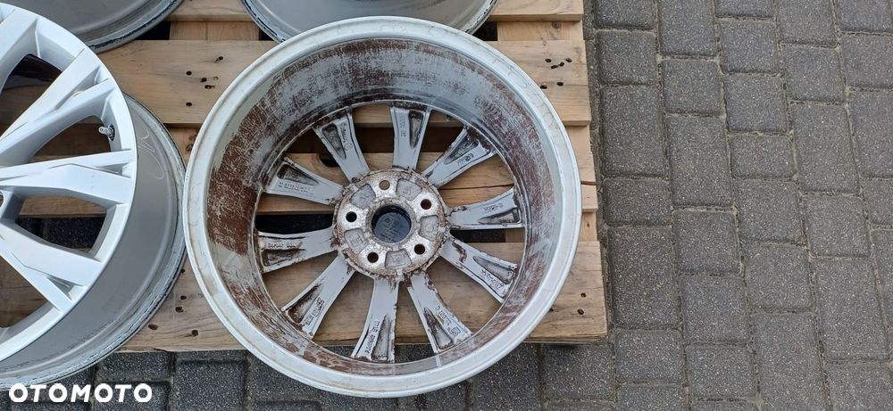 Alufelgi VW 7x17 cali , rozstaw śrub 5x112 , ET 40. - 4