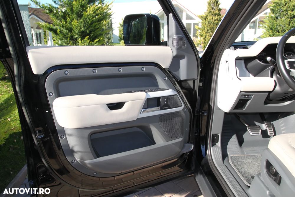 Land Rover Defender 110 3.0D 250 MHEV Hard Top X-Dynamic SE - 9