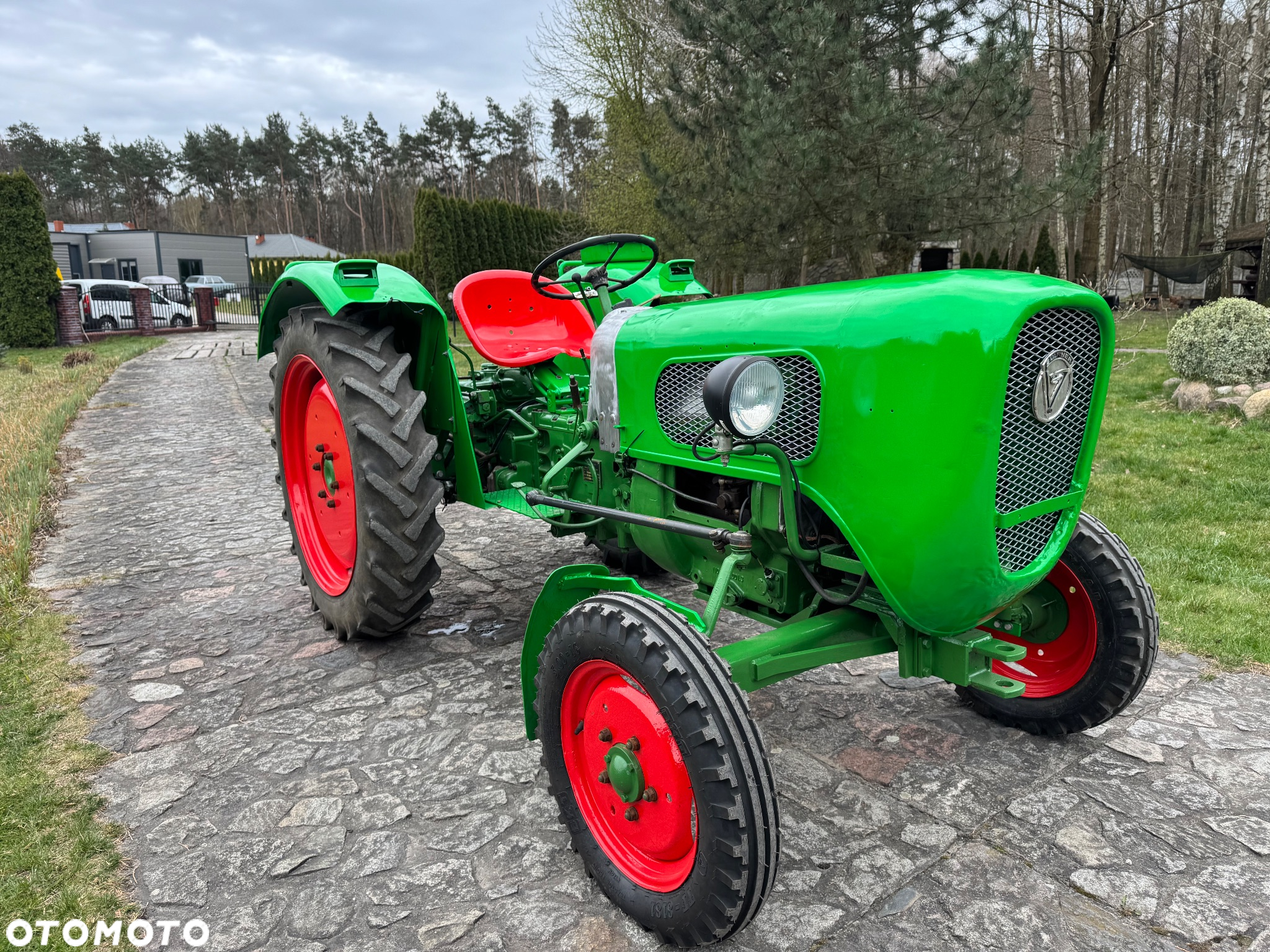 Deutz-Fahr Fahr Güldner A3K Burgund D133 - 4