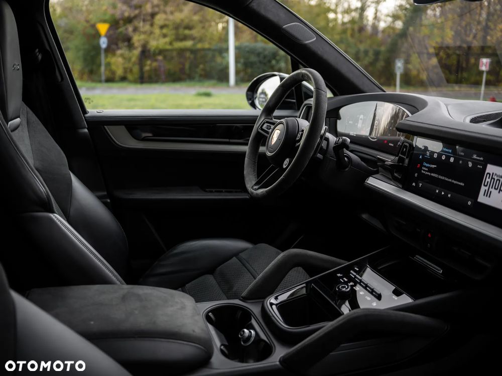 Porsche Cayenne Coupe GTS - 26