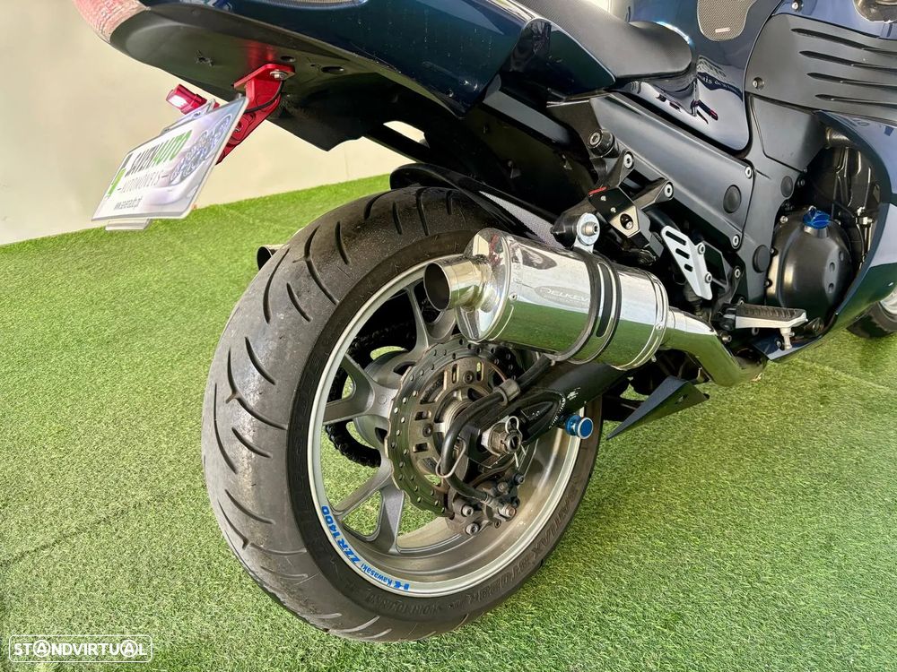 Kawasaki ZZR 1400 - 13