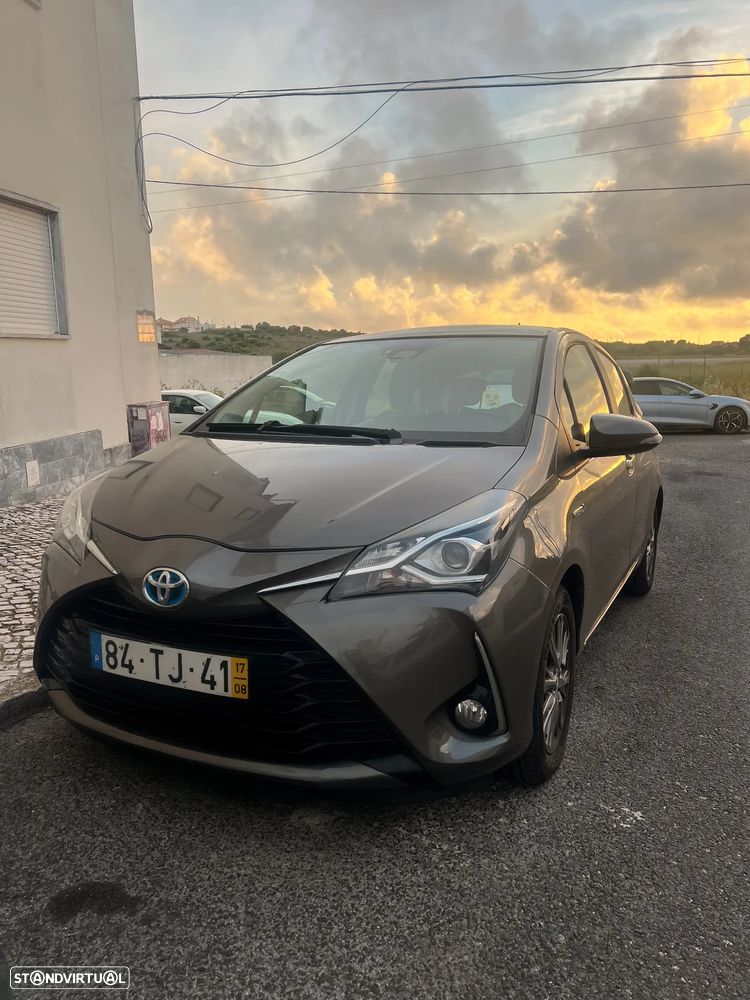 Toyota Yaris 1.5 HSD Exclusive - 1