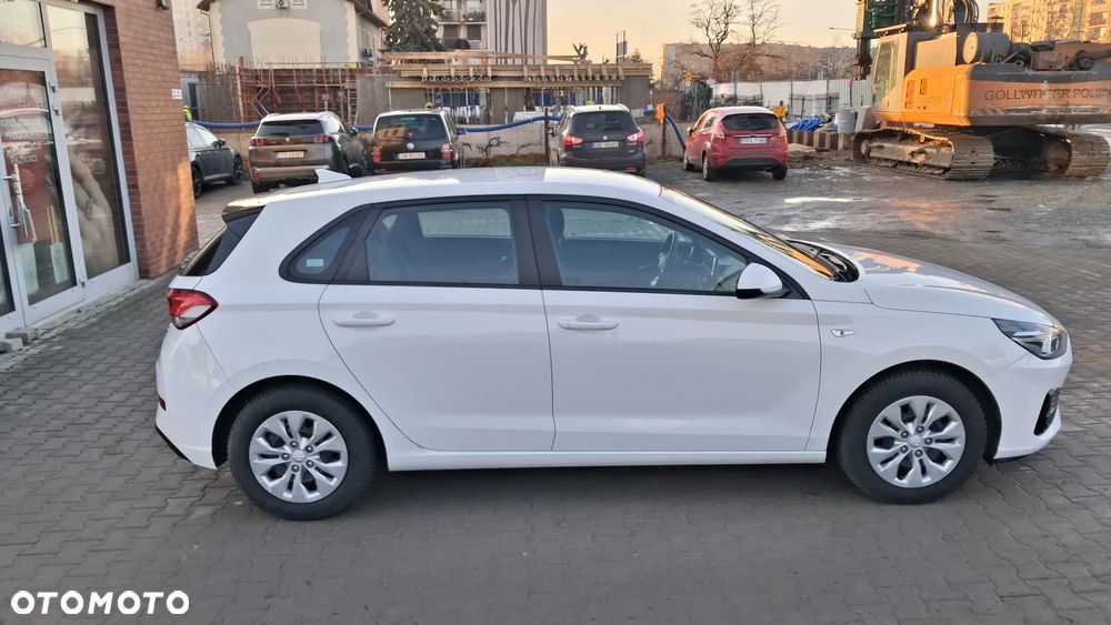 Hyundai i30 1.5 DPI Classic + - 6