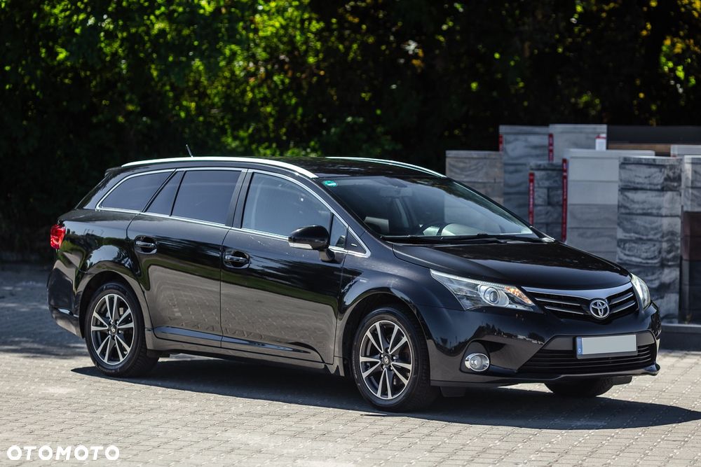 Toyota Avensis 2.2 D-4D Executive - 3