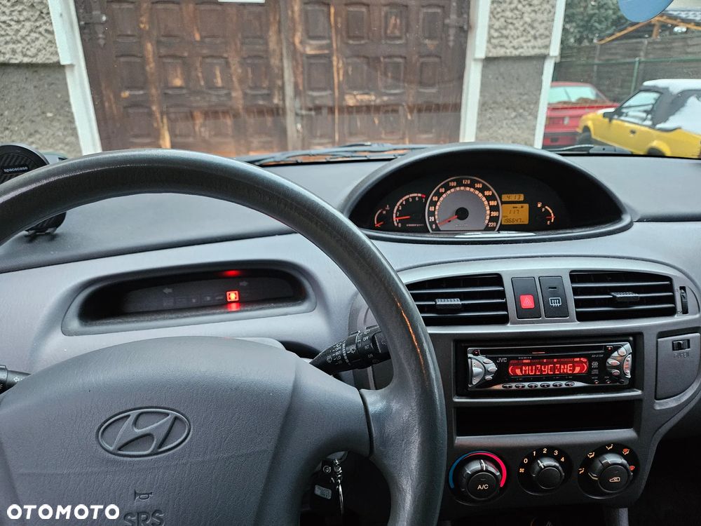 Hyundai Matrix 1.6 GLS - 10