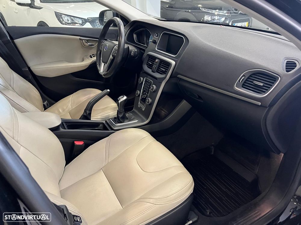 Volvo V40 2.0 D2 Momentum - 21