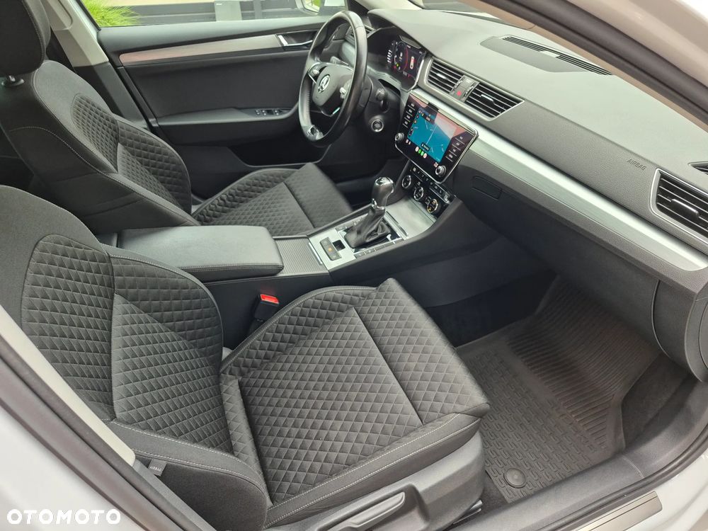 Skoda Superb 2.0 TDI SCR Ambition DSG - 10