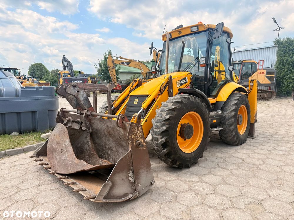 JCB 4CX wiłdy, 2 łyżki - 3