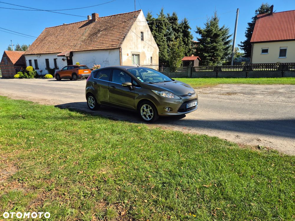 Ford Fiesta - 22