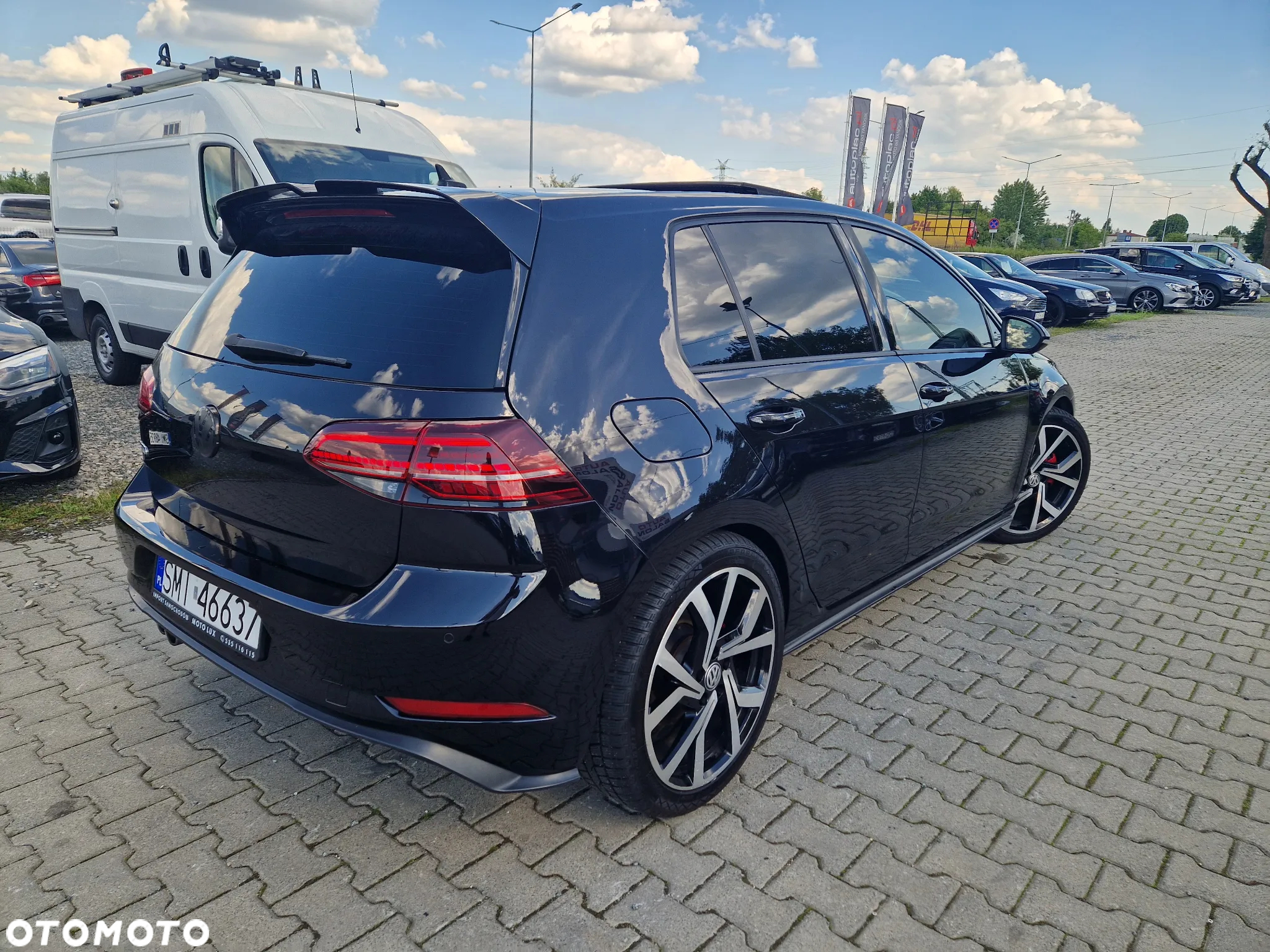 Volkswagen Golf - 2