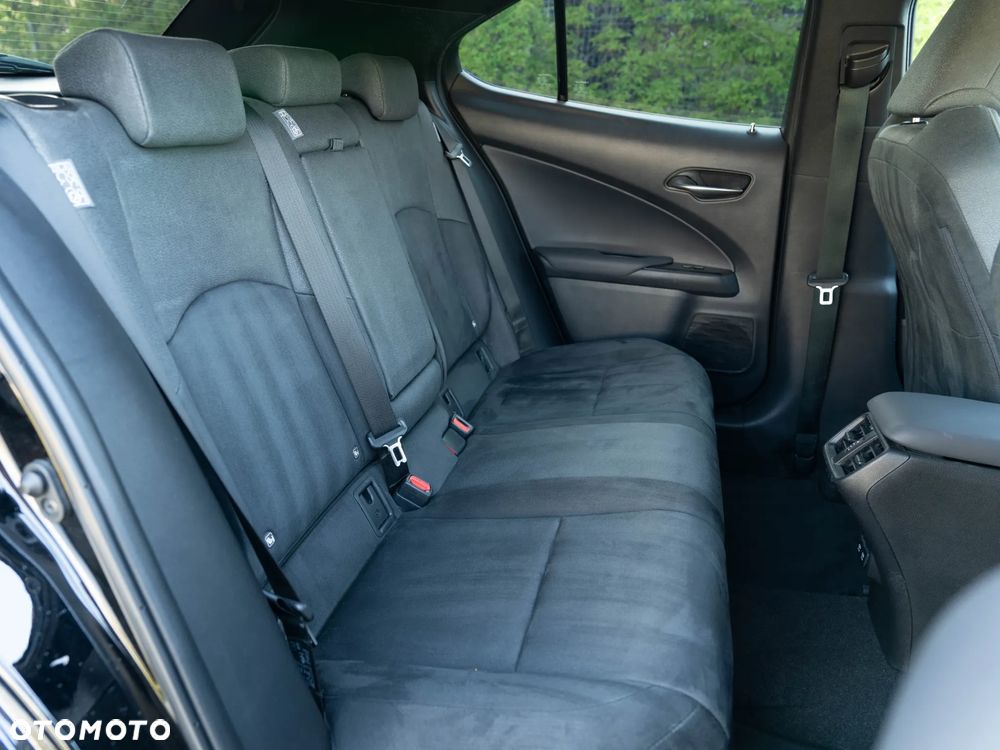 Lexus UX ver-250h - 19