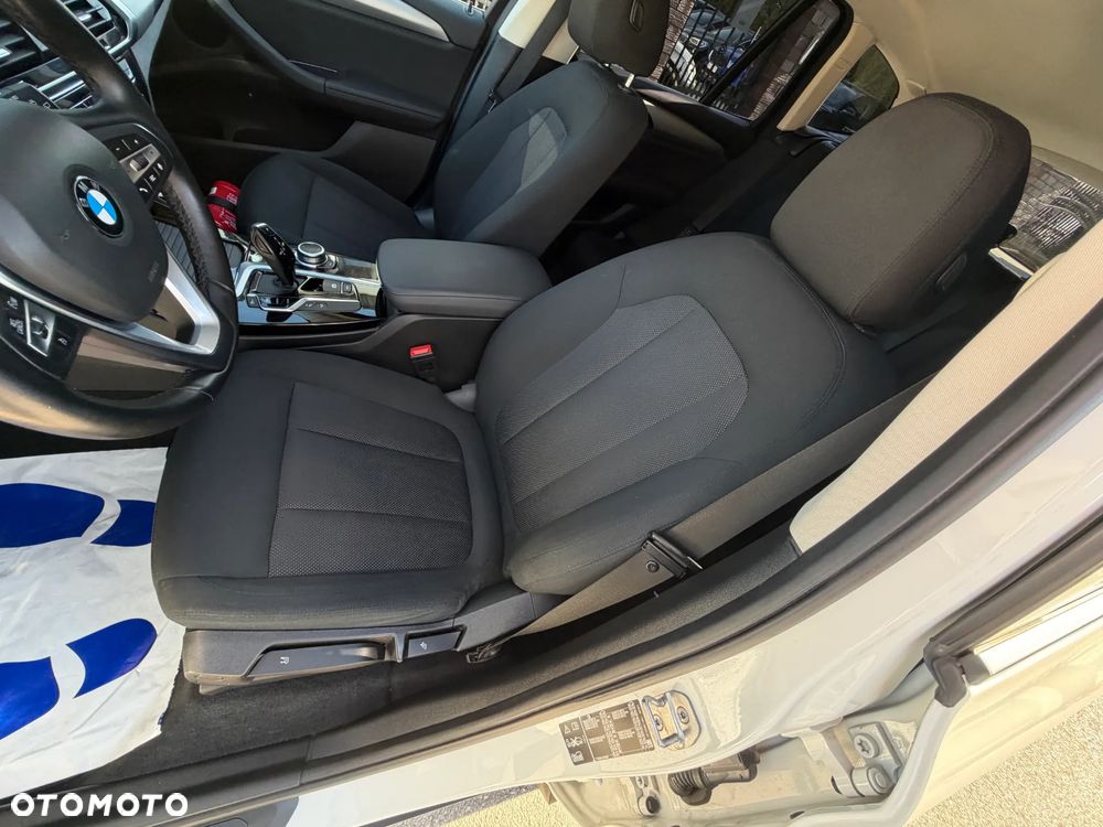 BMW X3 xDrive20i GPF Advantage - 12