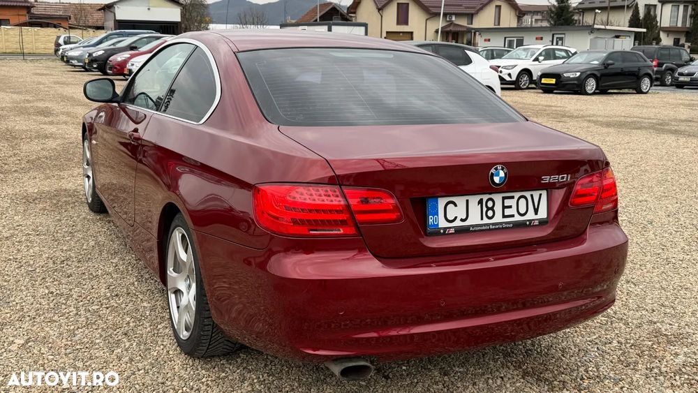 BMW Seria 3 320i - 7