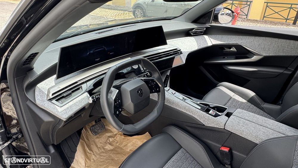 Peugeot 5008 1.2 Hybrid Allure e-DCS6 - 11