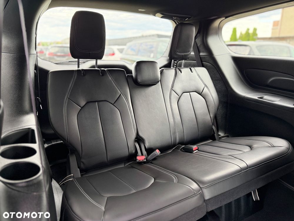 Chrysler Pacifica - 37