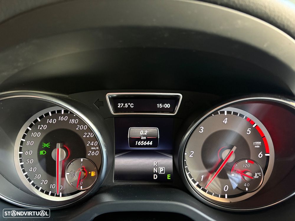 Mercedes-Benz CLA 220 CDI 7G-DCT AMG Line - 40