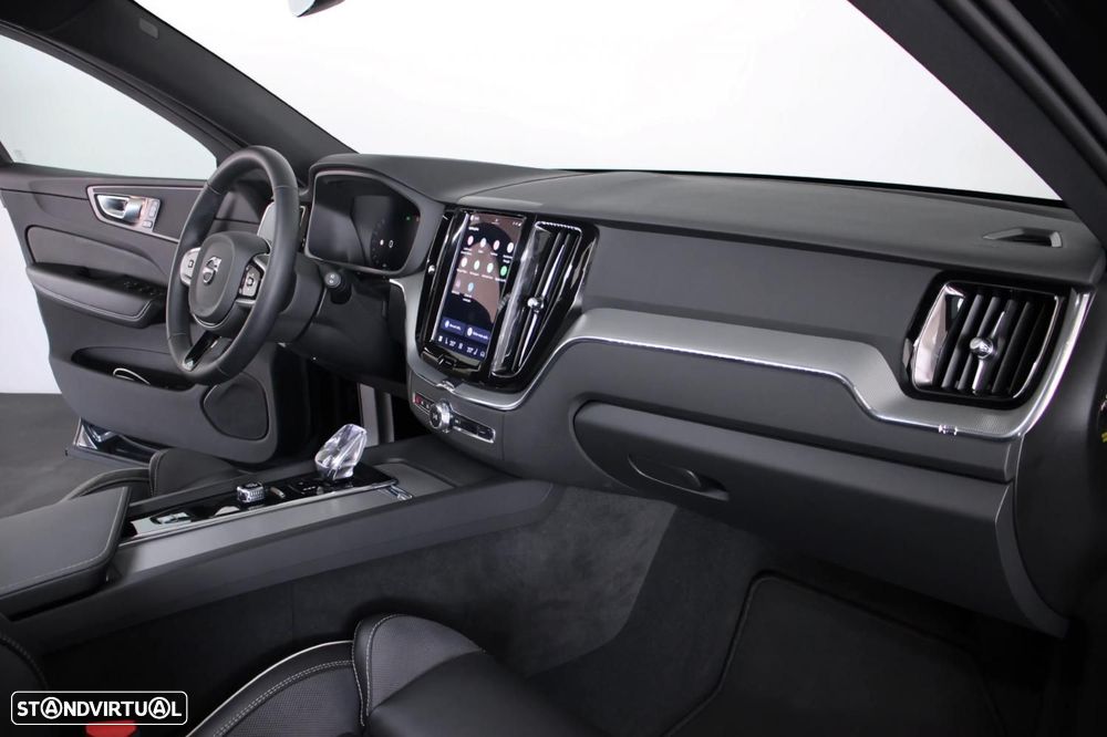 Volvo XC 60 2.0 T6 PHEV Black Edition AWD - 11