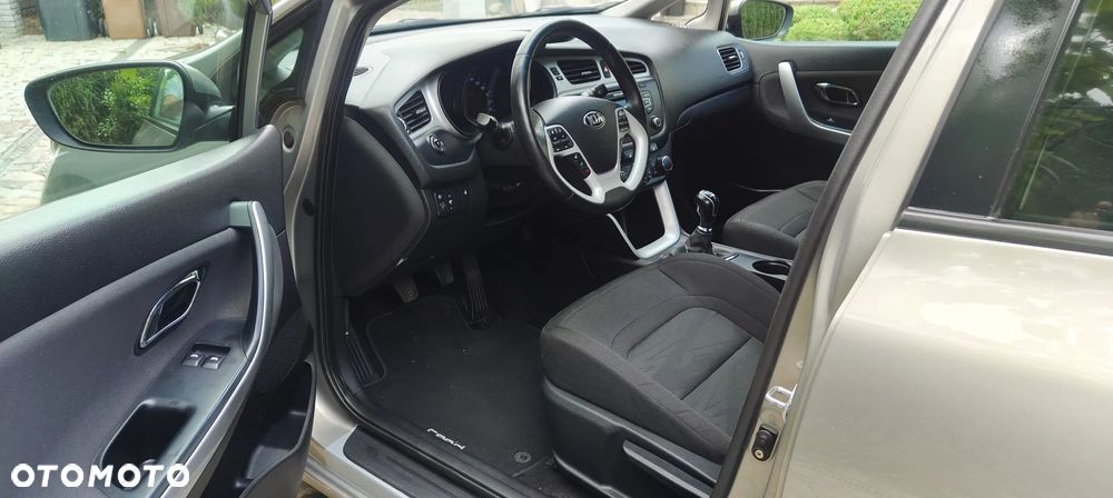 Kia Ceed 1.6 GDI ISG Platinum Edition - 14