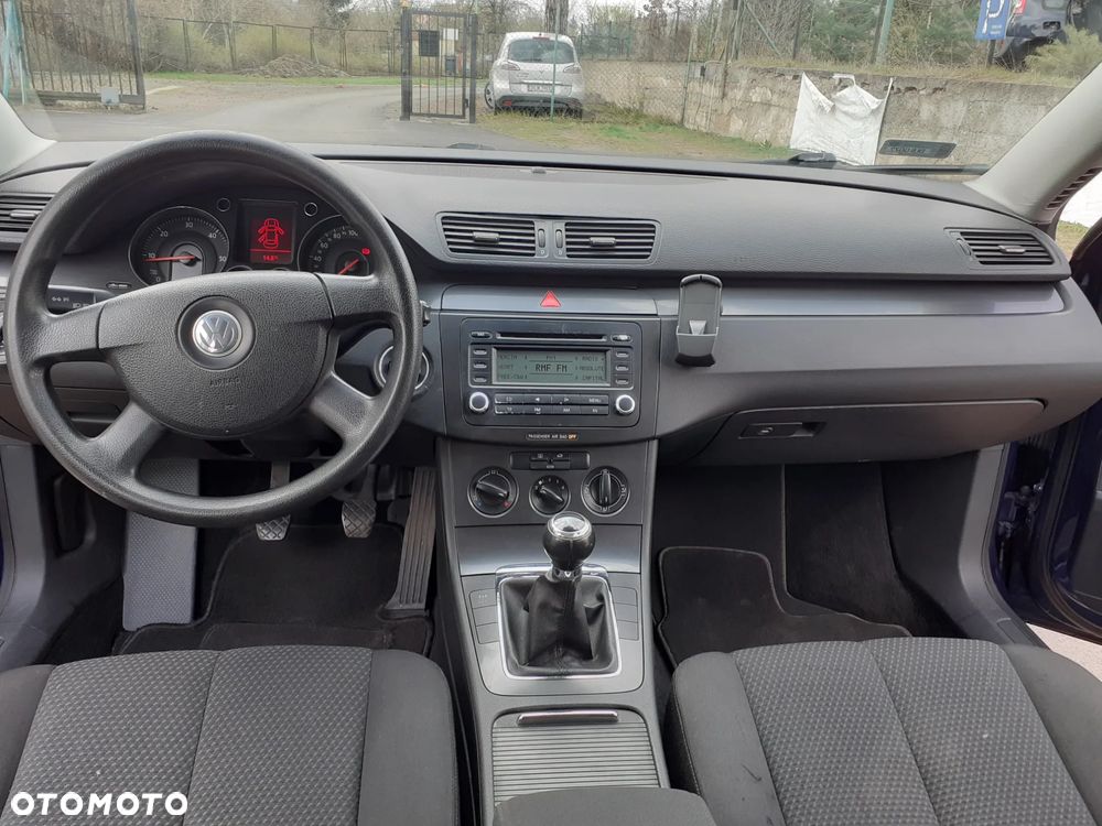 Volkswagen Passat 1.9 TDI Comfortline - 6