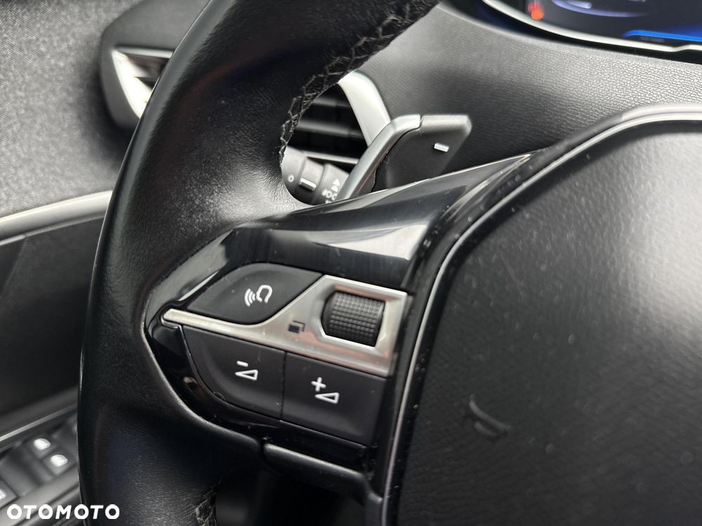 Peugeot 5008 1.6 PureTech Allure S&S EAT8 - 20