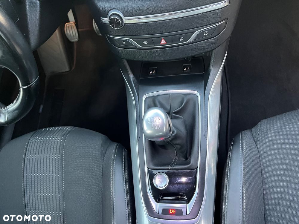 Peugeot 308 - 11