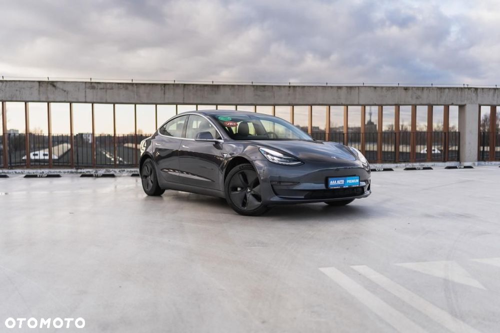 Tesla Model 3 - 8