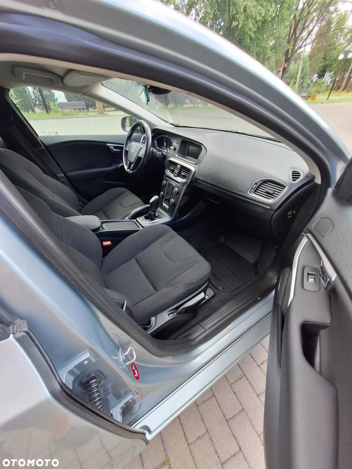 Volvo V40 T2 Momentum - 11