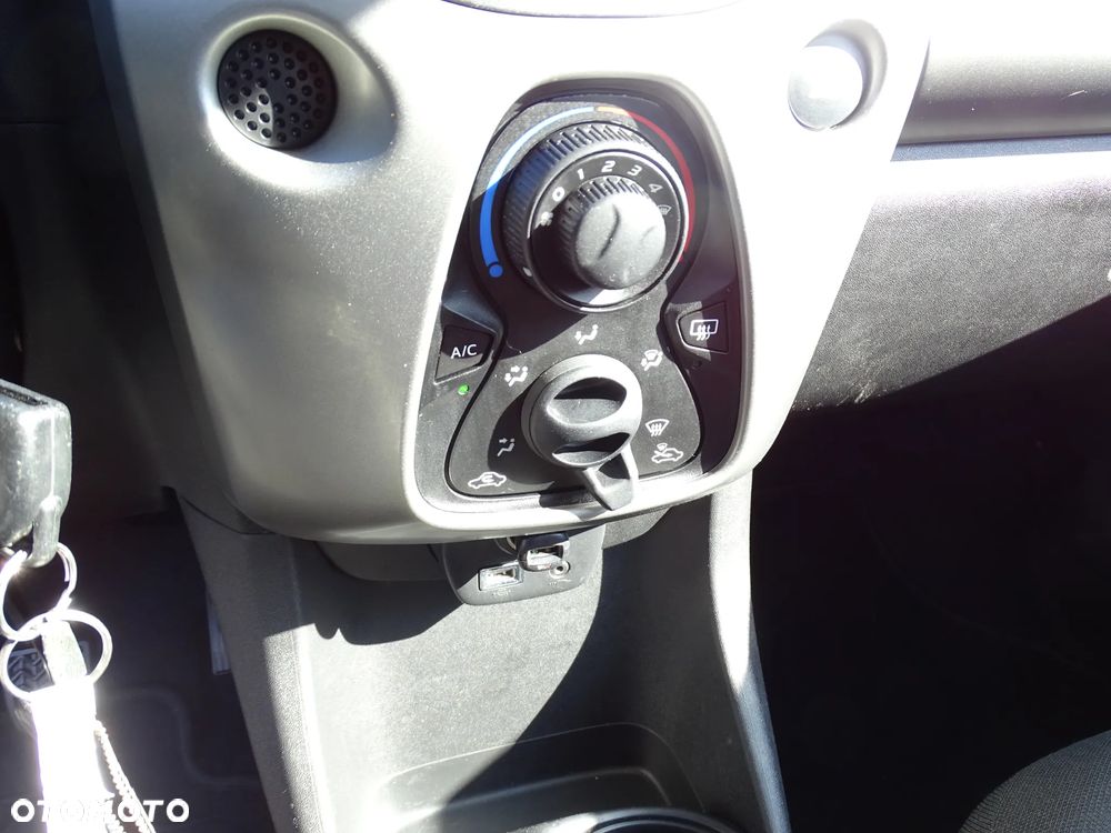 Citroën C1 VTi 68 SELECTION - 30