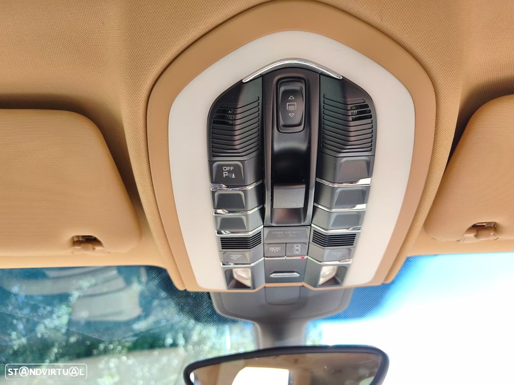 Porsche Cayenne Platinum Edition - 52