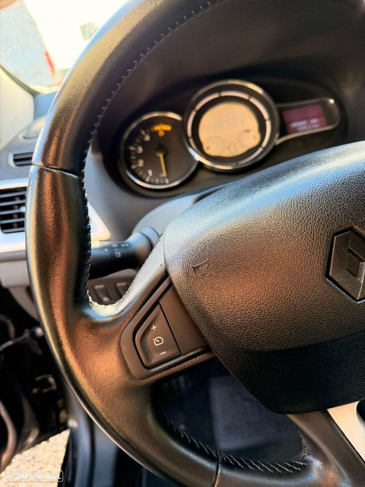 Renault Mégane Sport Tourer 1.5 dCi Comfort SS - 12
