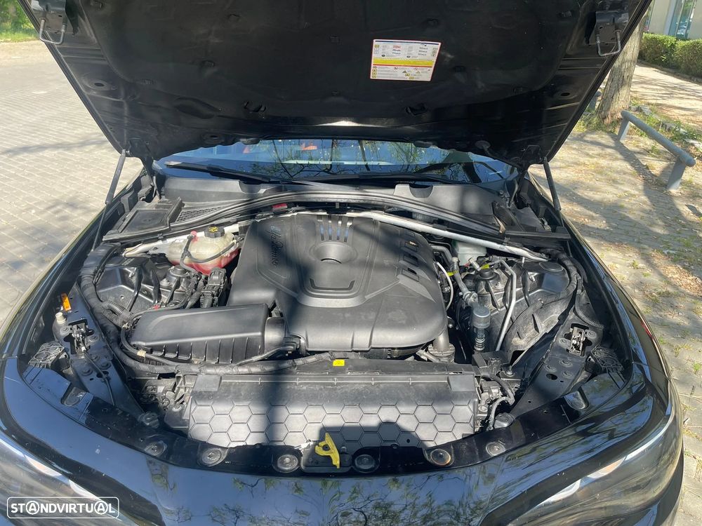 Alfa Romeo Giulia 2.2 D AT8 - 26