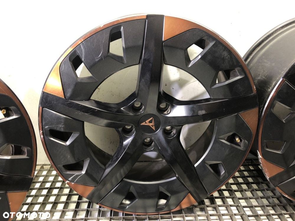 FELGI ALUMINIOWE KOMPLET 19" 8J 5X112 57,1 ET 45  CUPRA ATECA (KH7, KHP) 2018 - 2025 1.5 TSI 110 kW - 4