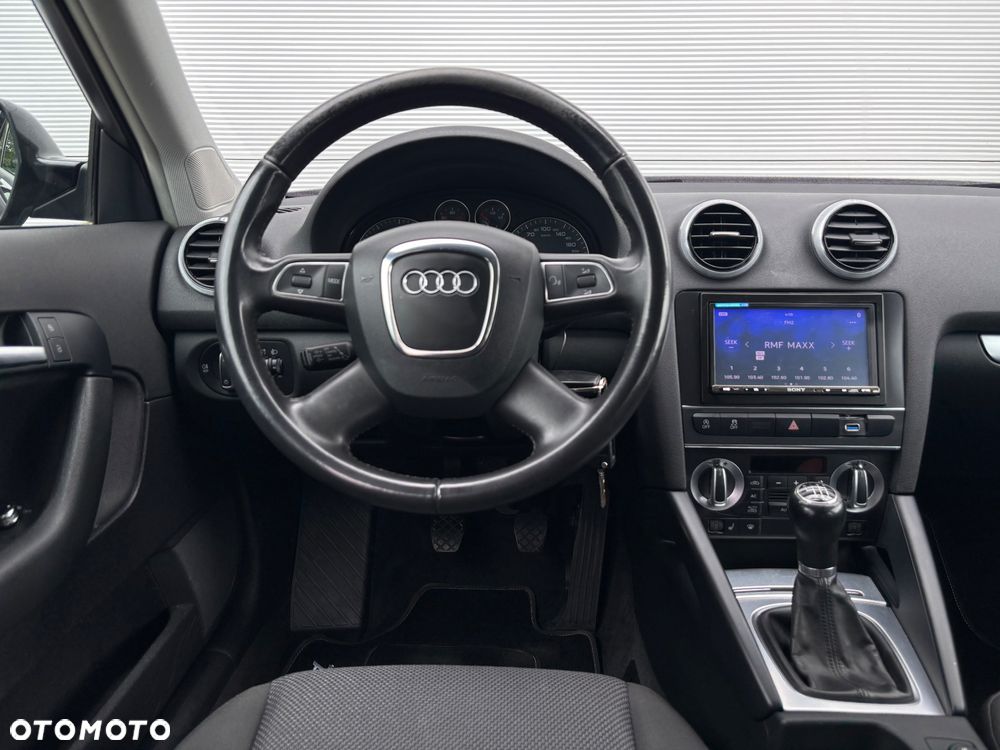 Audi A3 Sportback 1.4 TFSI Ambiente - 24