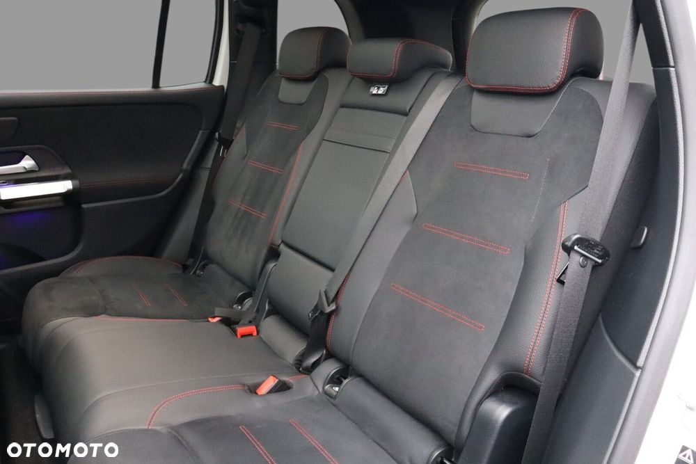 Mercedes-Benz GLB 200 AMG Line 7G-DCT - 17